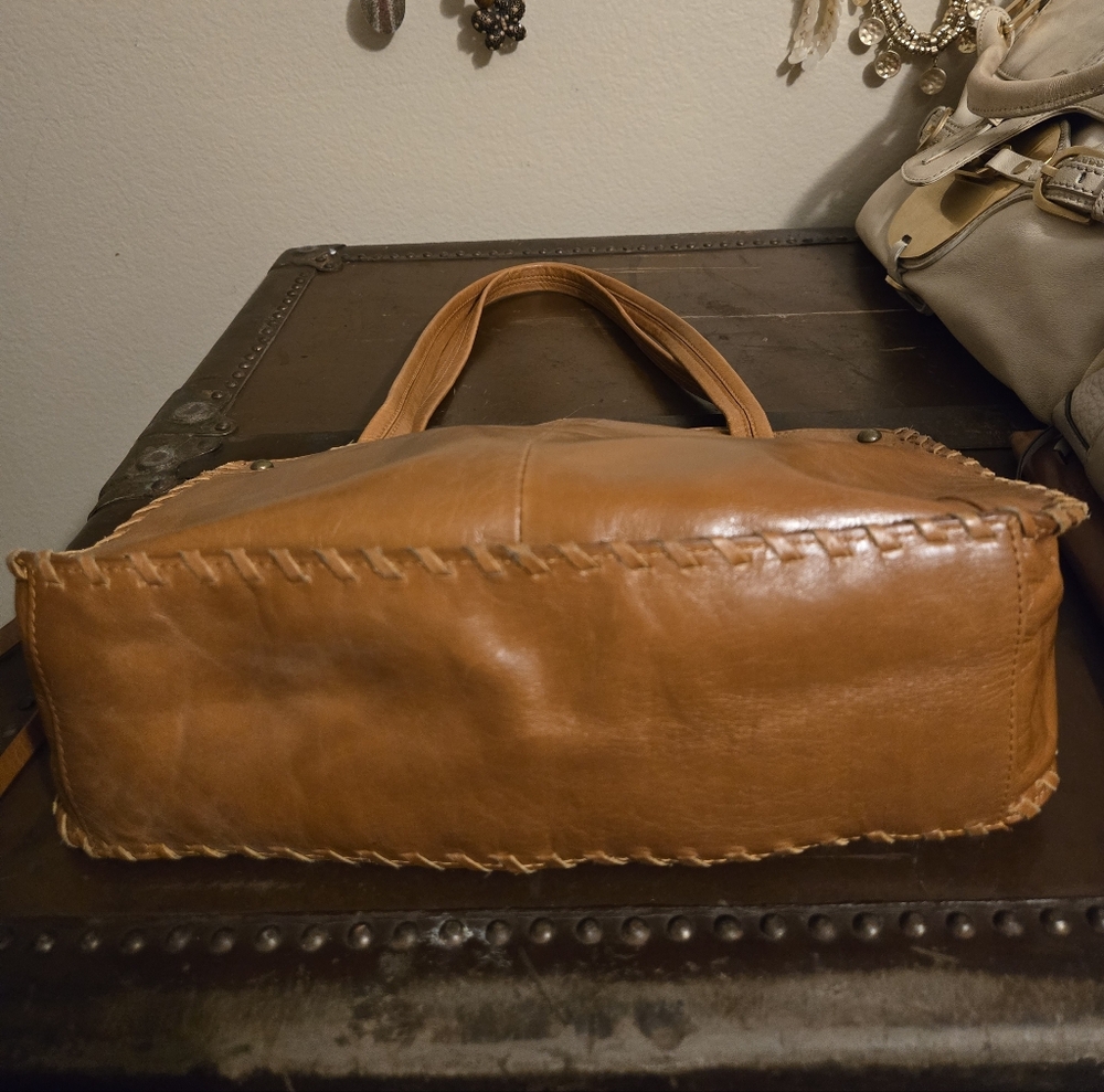 HOBO Tan Leather Shoulder Bag - Picture 10 of 13